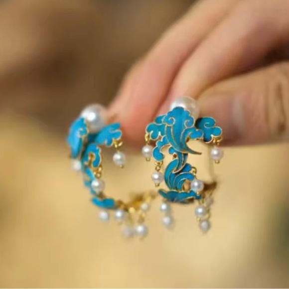 Chinese Vintage Qing Dynasty Blue Cloud & Pearl Hoop Earrings - Picture 2 of 7